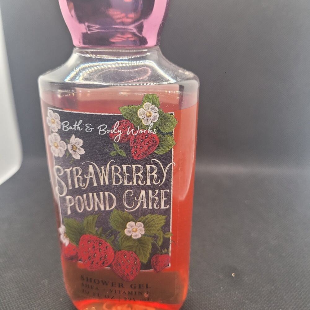Bath & Body Works Strawberry Pound Cake Shower Gel 10 oz Bake Shop
